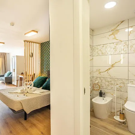 Апартаменты Luxury 1 Ocean View Wifi Free *