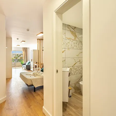 Luxury 1 Ocean View Wifi Free אדחה