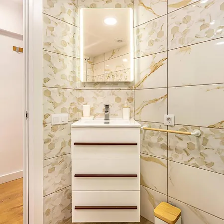 Luxury 1 Ocean View Wifi Free אדחה
